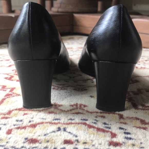 Stuart Weitzman chic pumps - Picture 4 of 6
